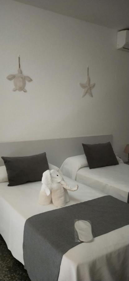 Hostal S'Algaret Форнельс Экстерьер фото